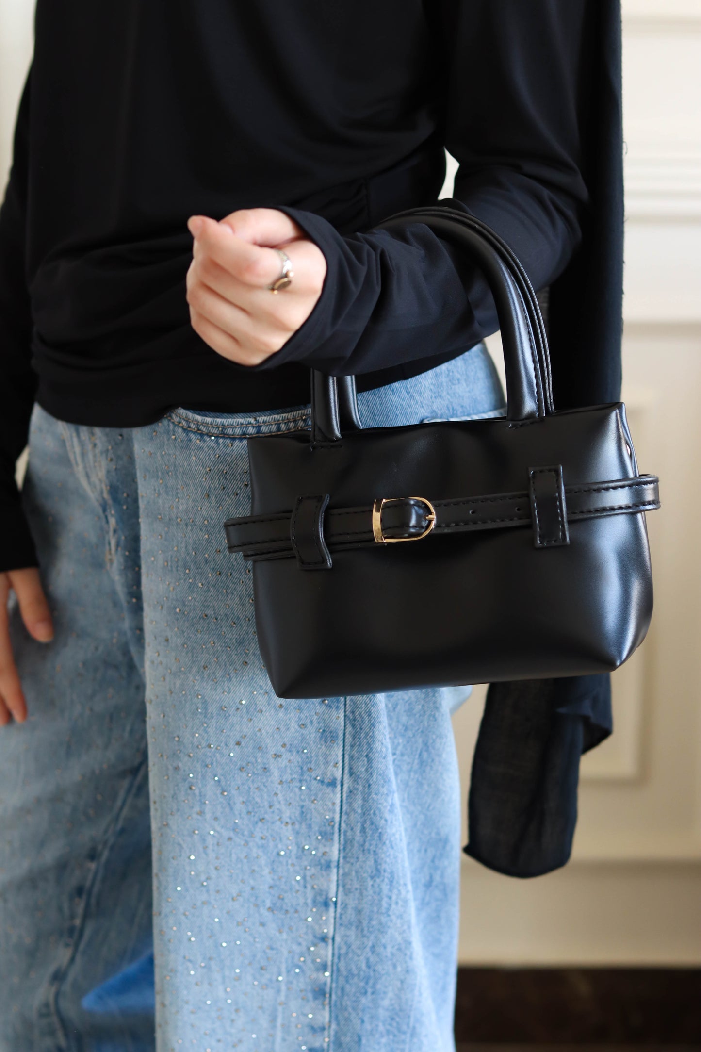 The belted mini bag - black