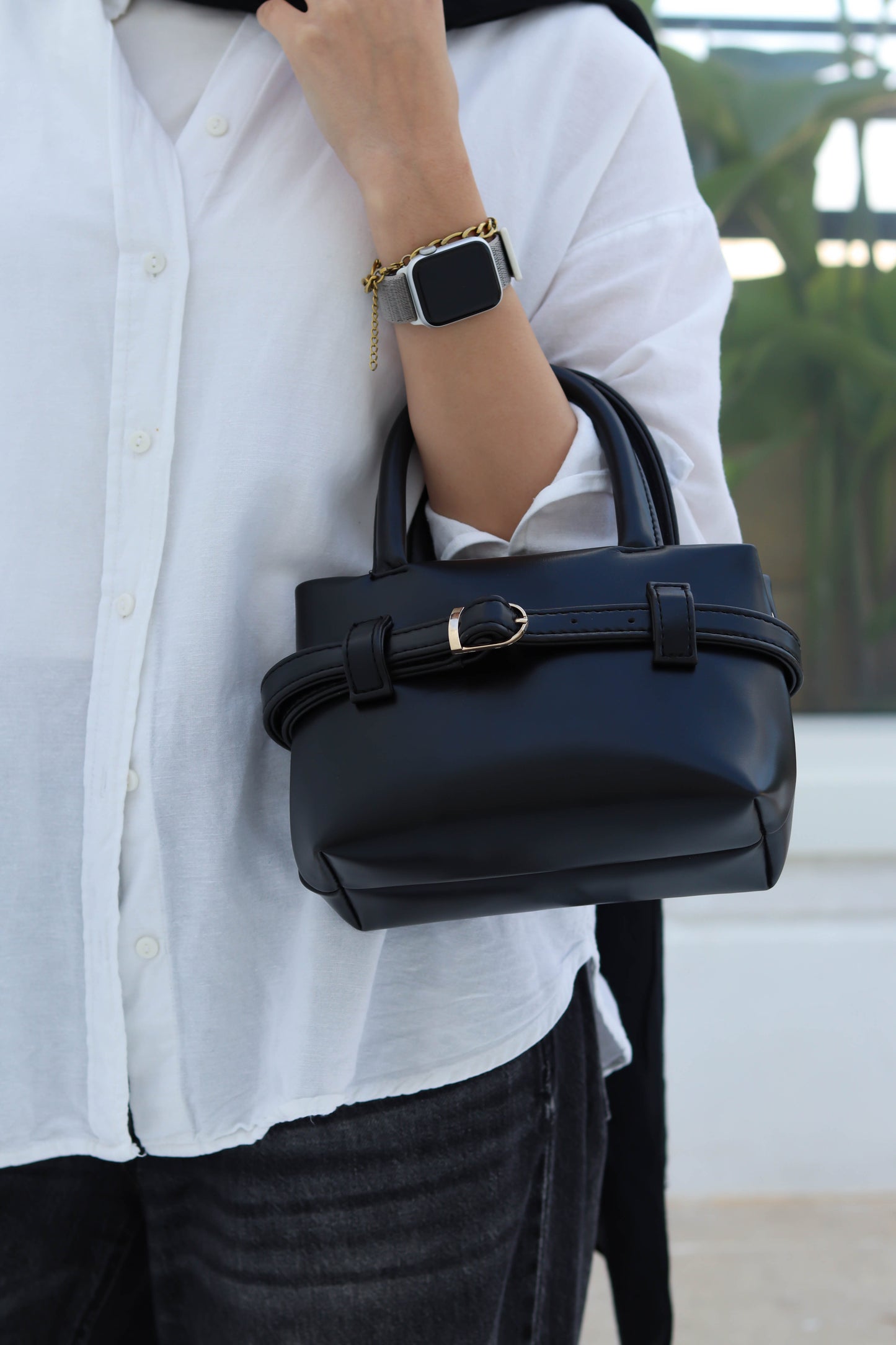 The belted mini bag - black