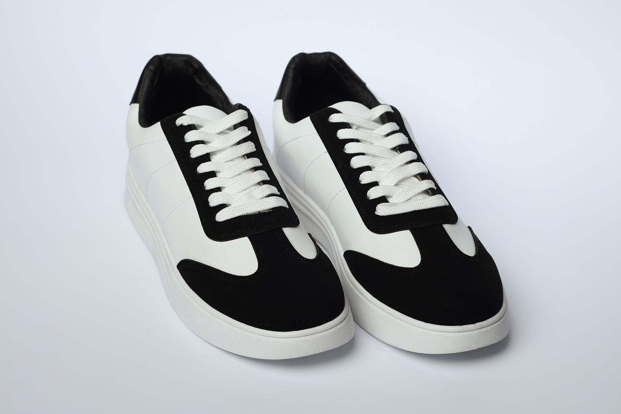 Street Racer Sneakers - Black x White