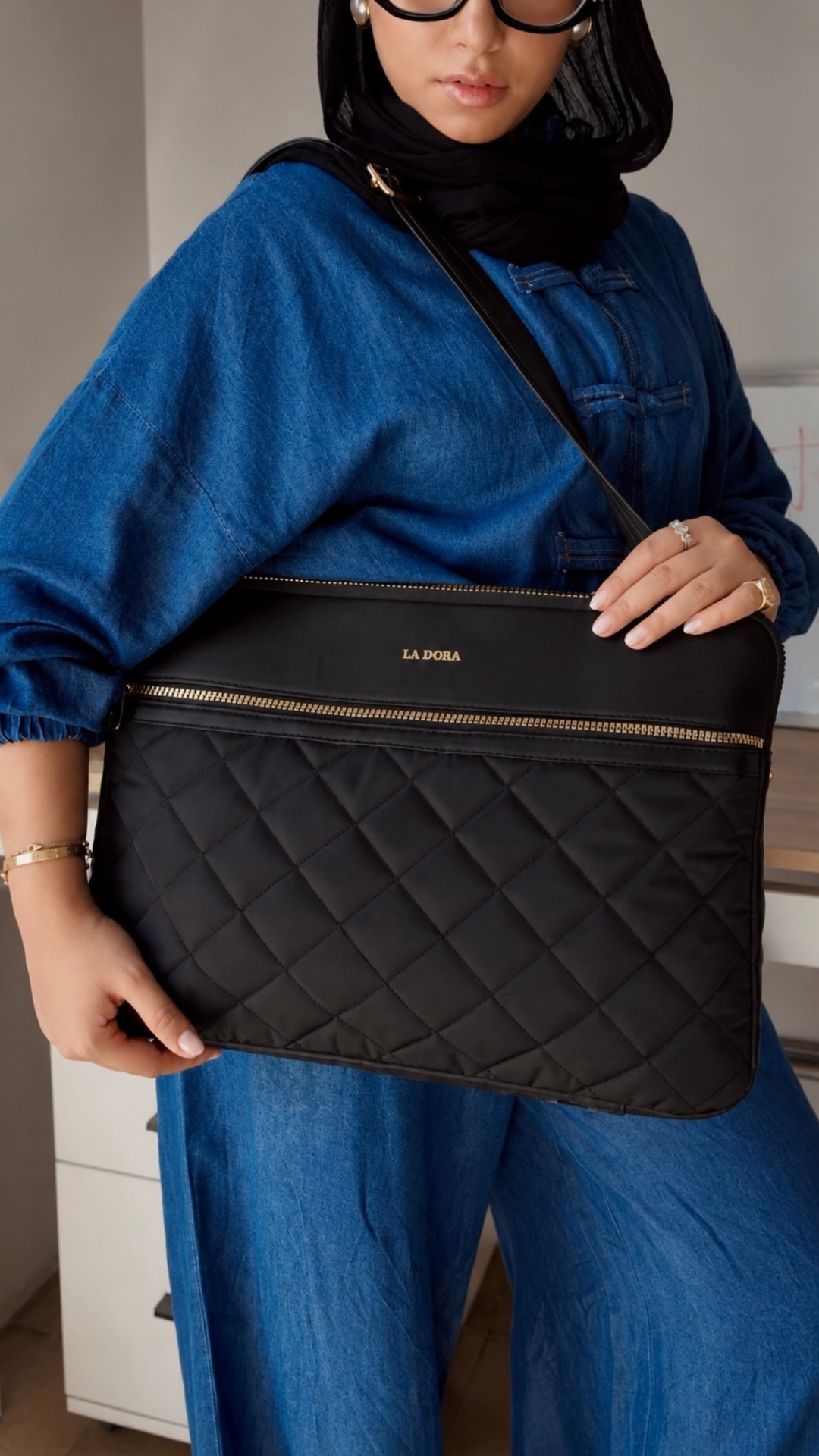 Nareya Lap sleeves