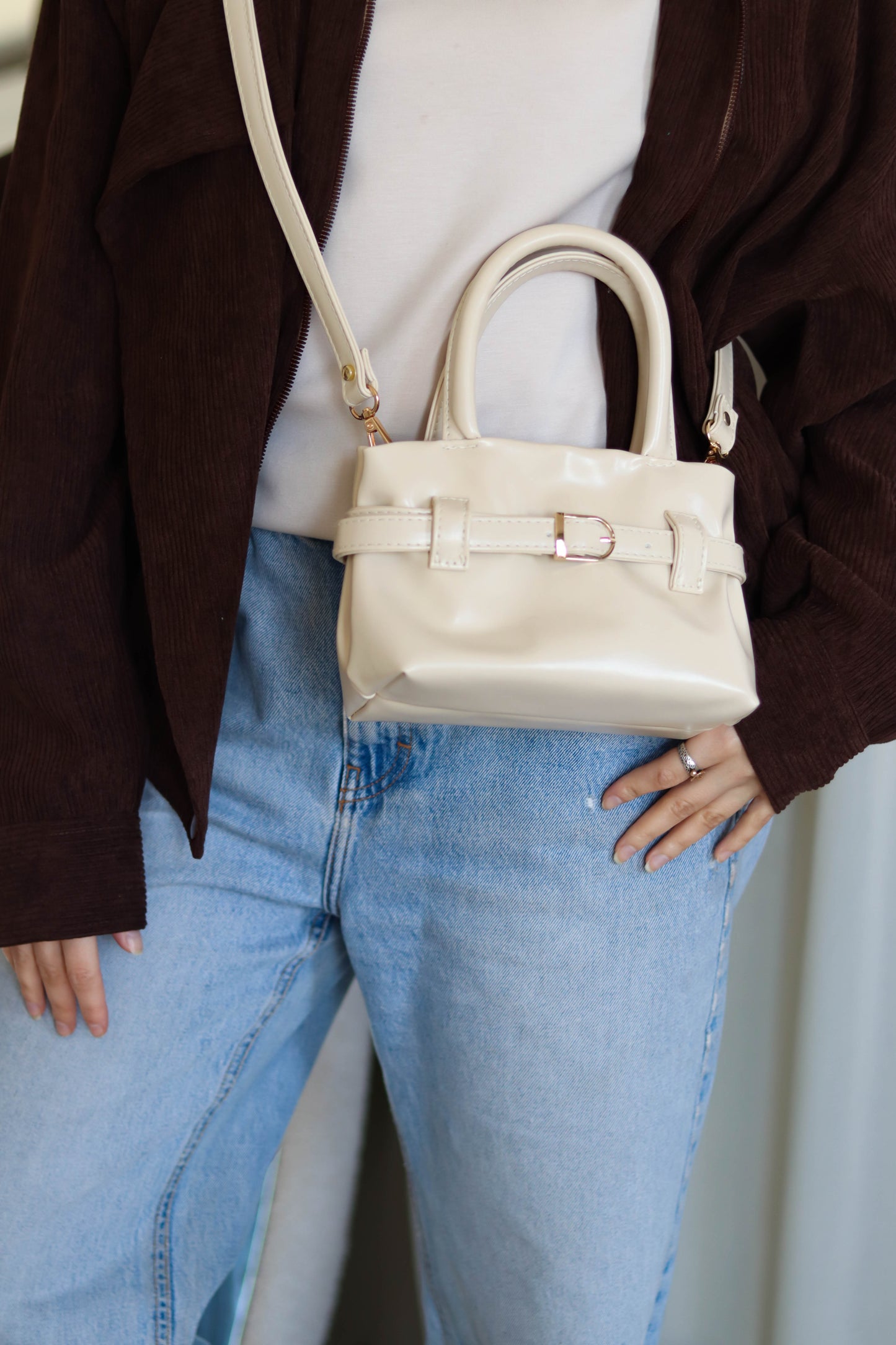 The belted mini bag - light beige