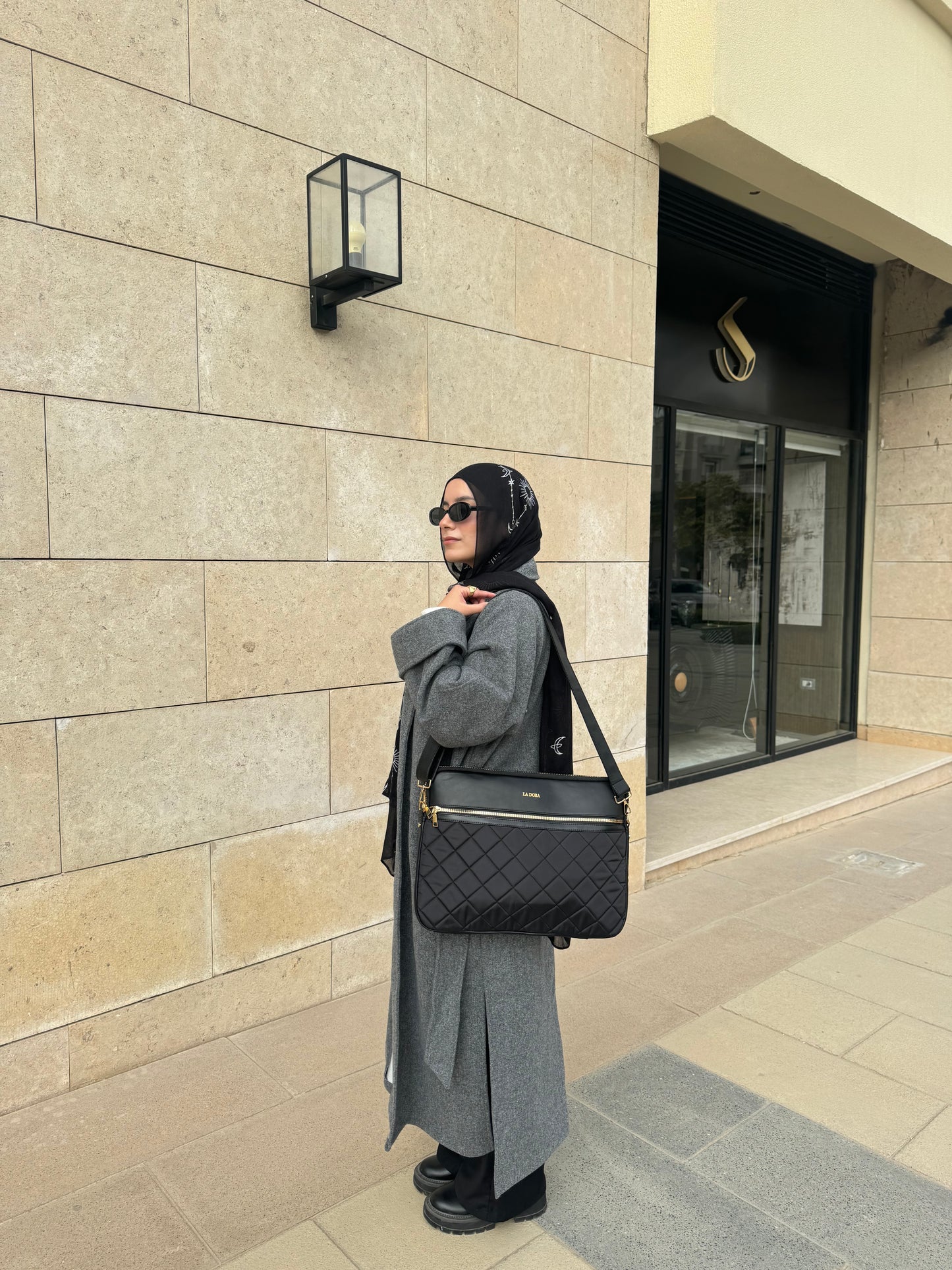 Nareya Lap sleeves