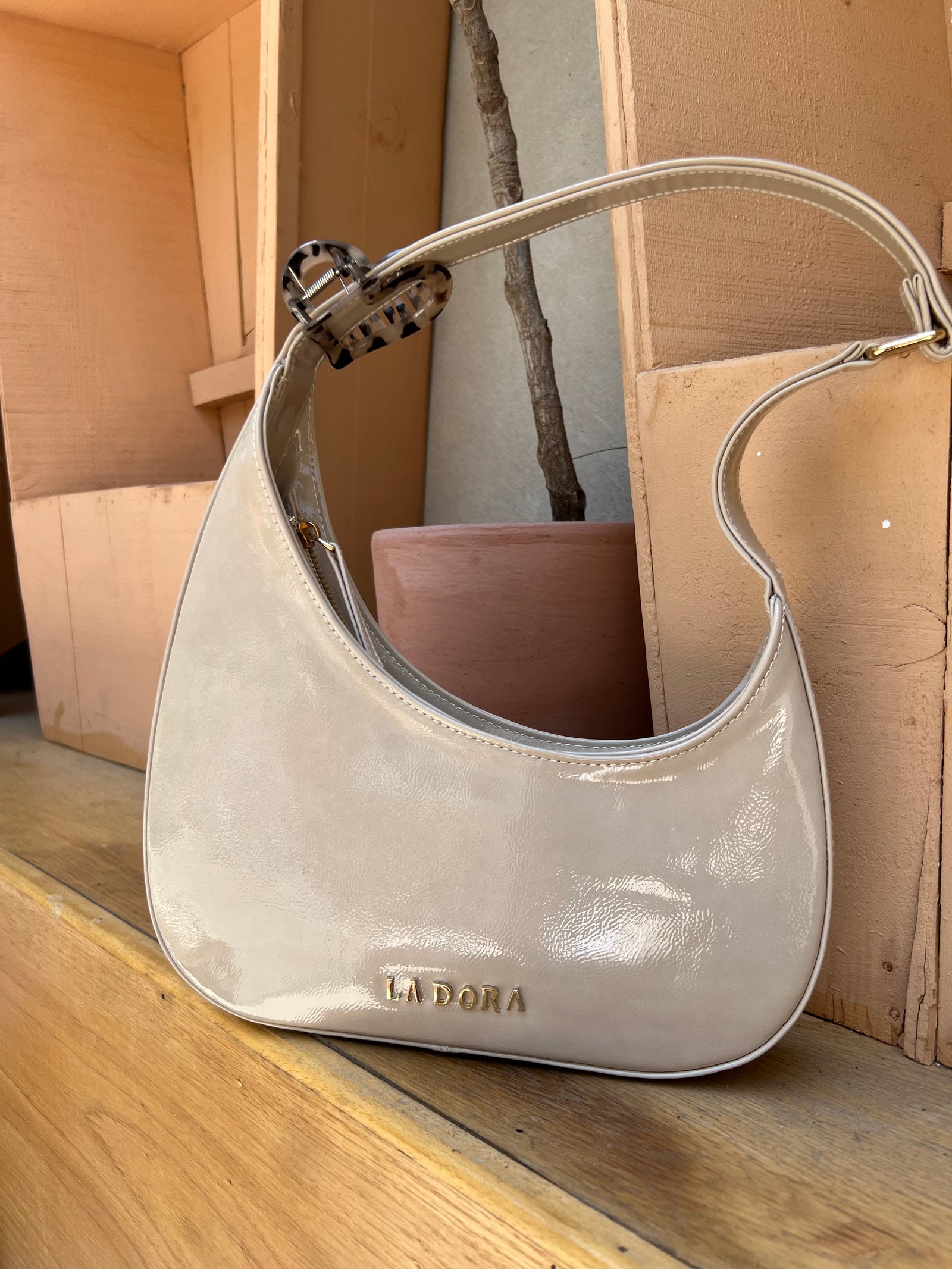 Chic Aura Bag - Beige
