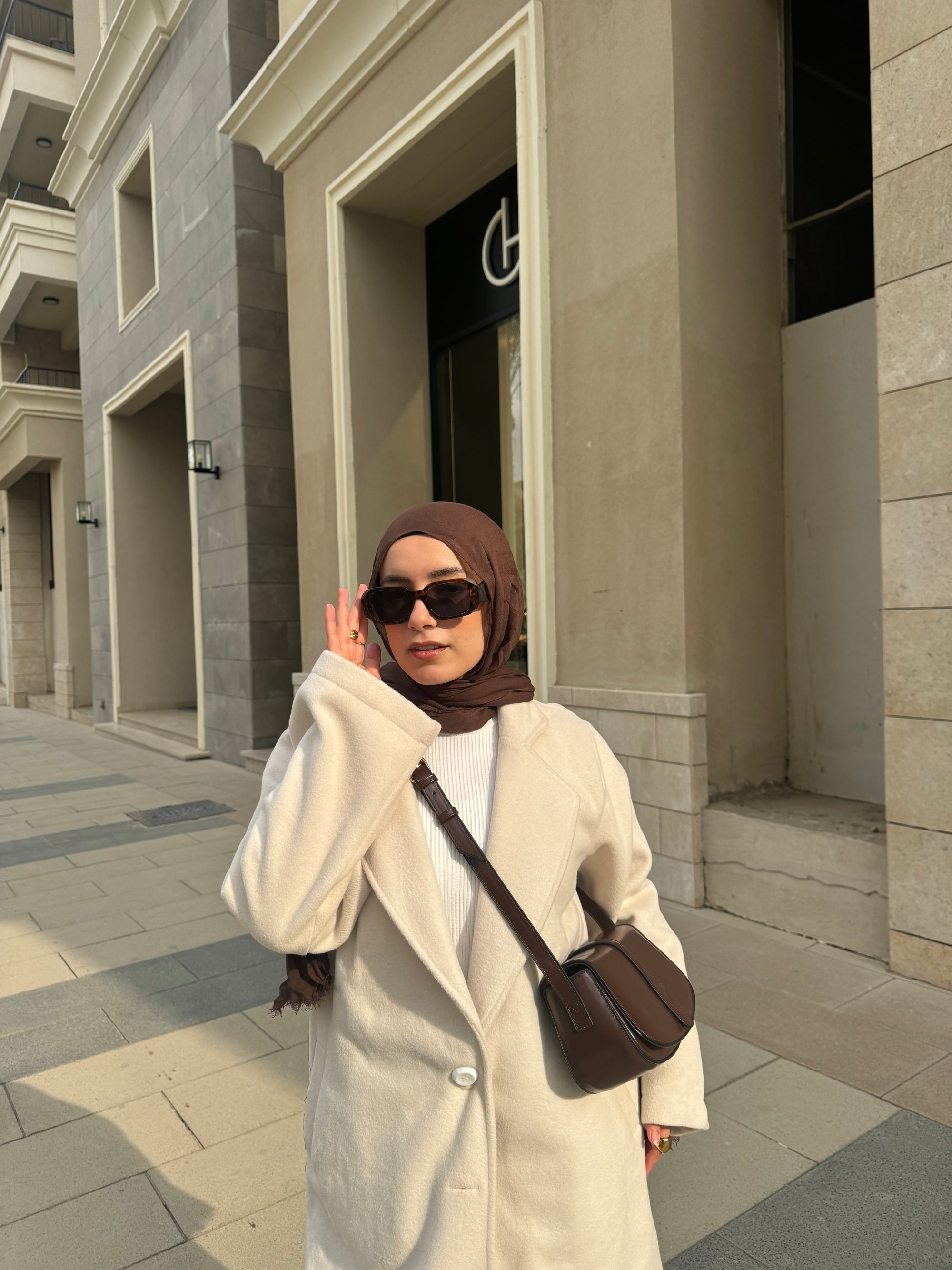 The Minimal Crossbody - dark chocolate