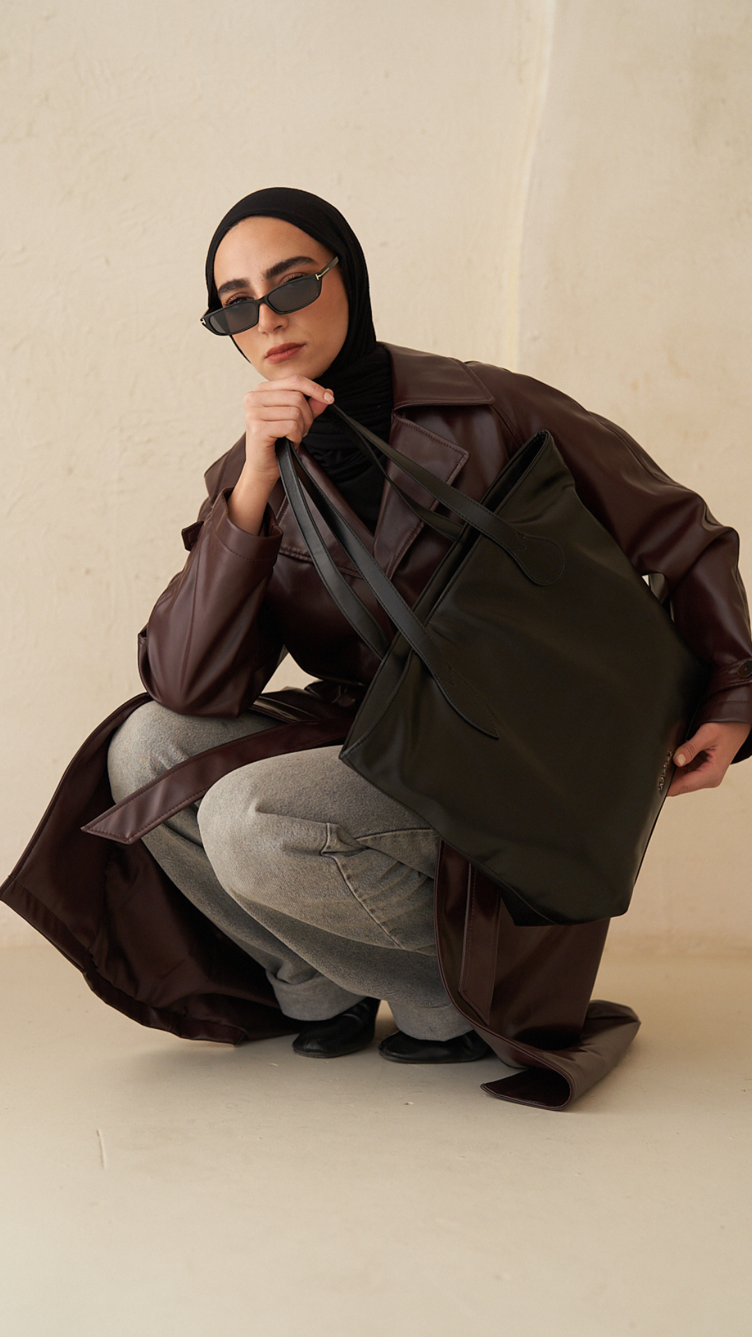 She means business - Black