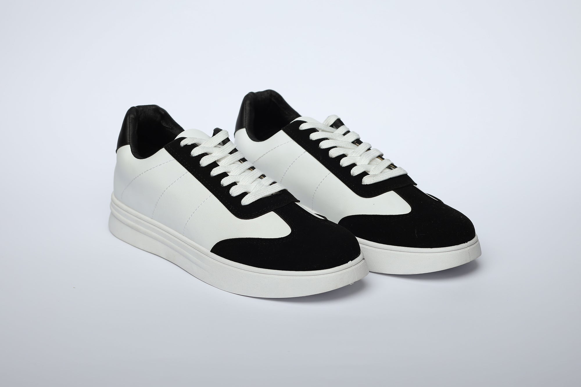 Street Racer Sneakers - Black x White