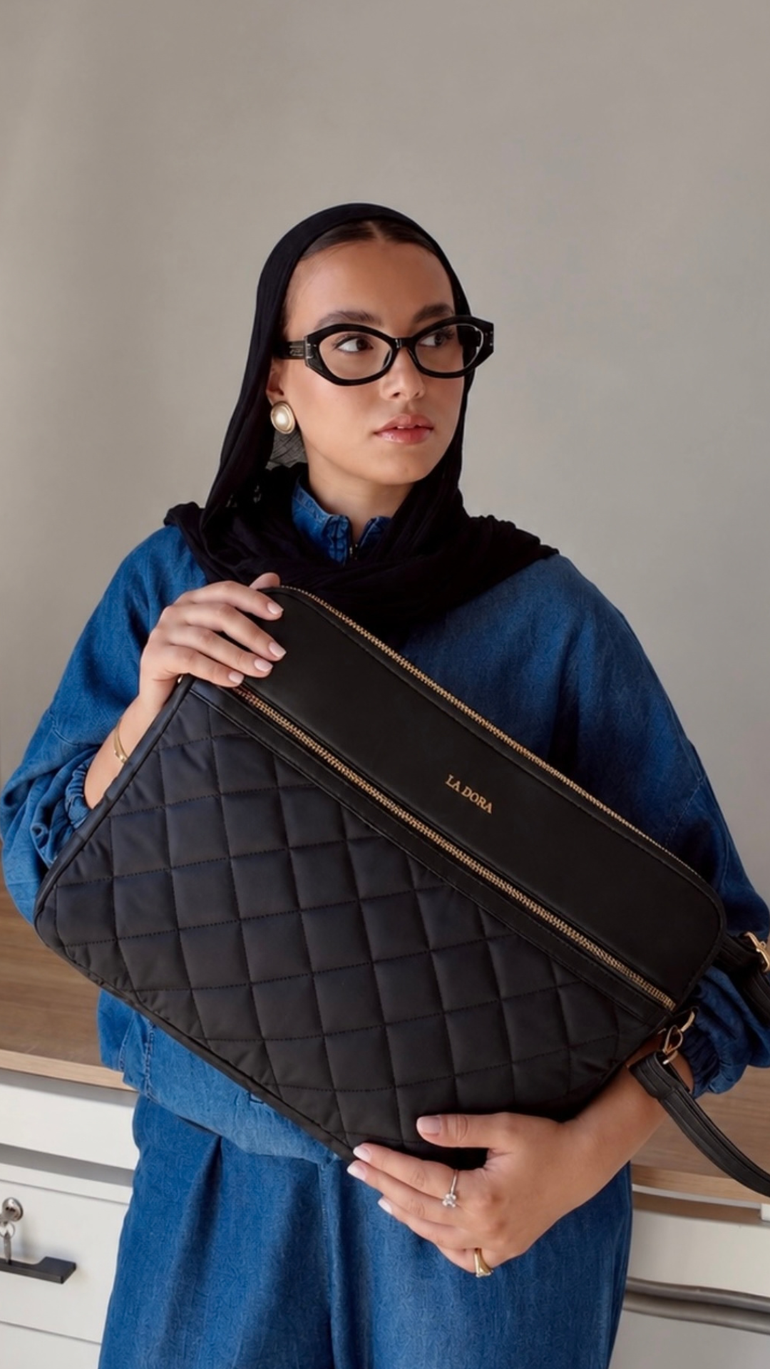 Nareya Lap sleeves